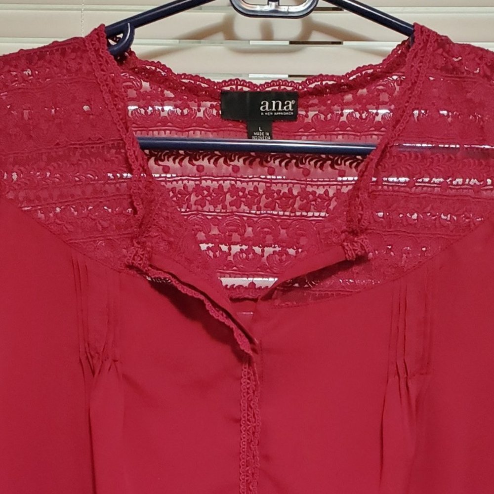 Berry-colored lacy sleeveless blouse